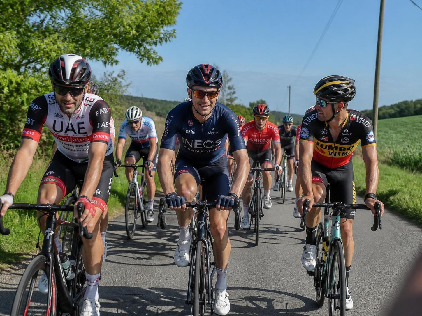 paul magnier s'impose pour la troisième fois sur le tour d'italie, incarnant la nouvelle génération audacieuse du cyclisme français avec un talent prometteur.
